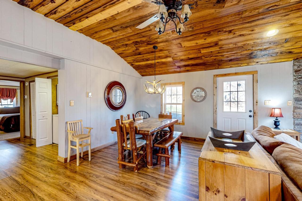 Pine Woods Cabin McHenry Exterior photo