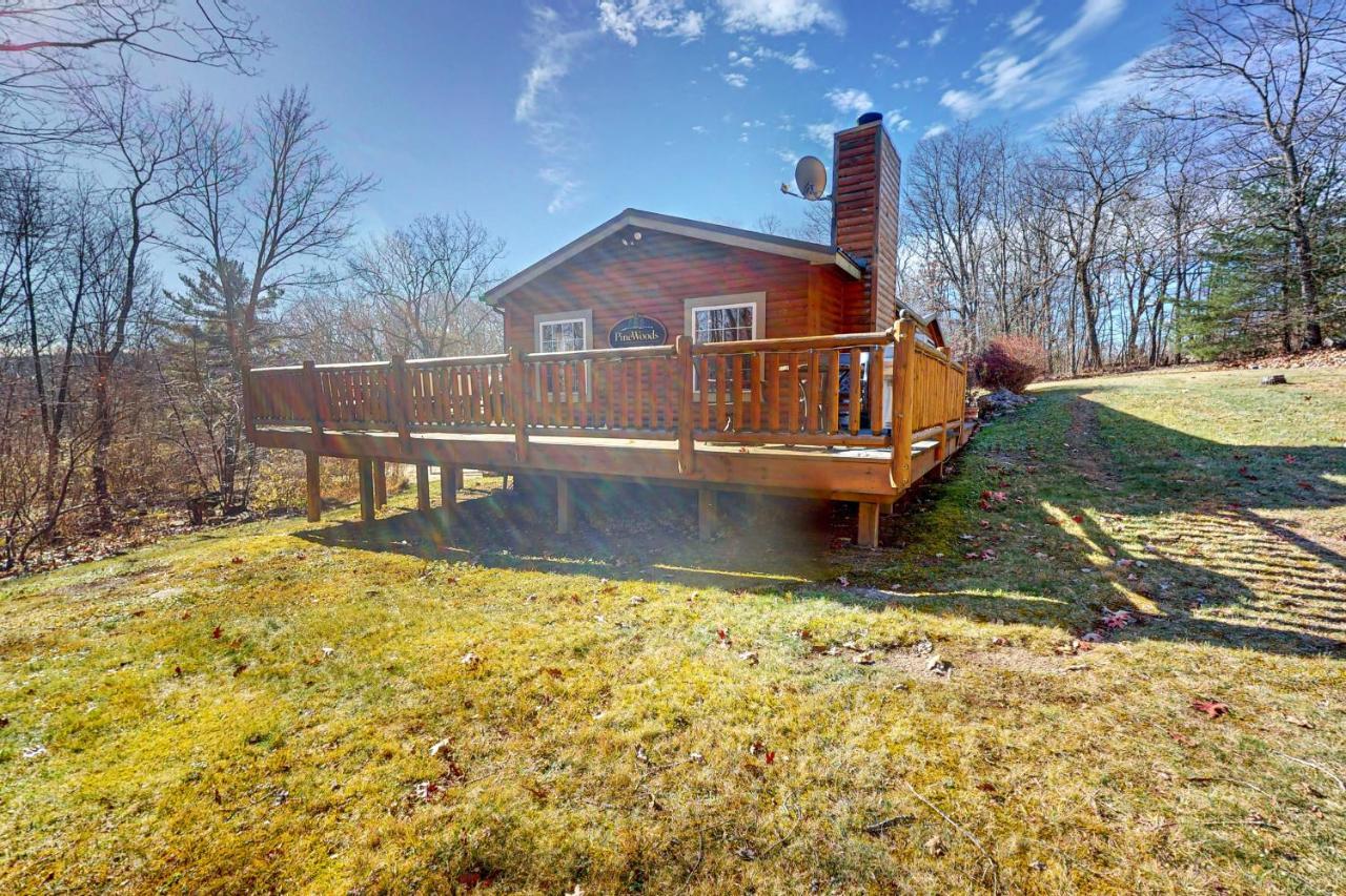 Pine Woods Cabin McHenry Exterior photo