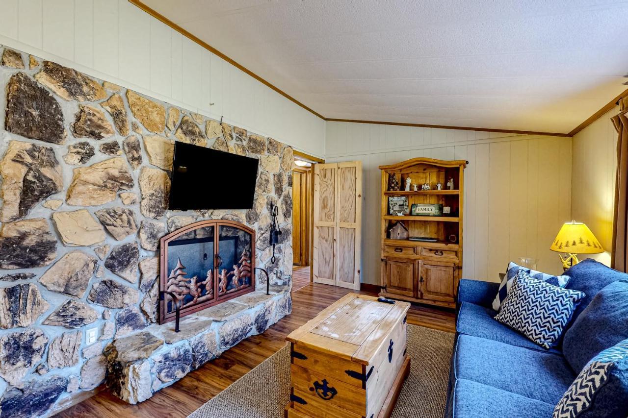 Pine Woods Cabin McHenry Exterior photo