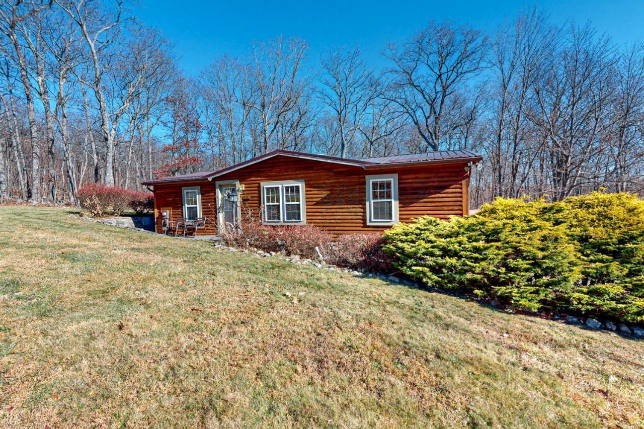 Pine Woods Cabin McHenry Exterior photo
